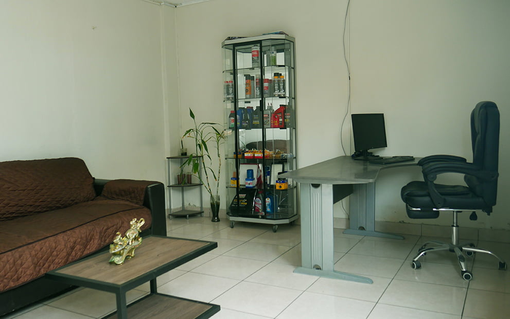 Sala de espera taller mecanico