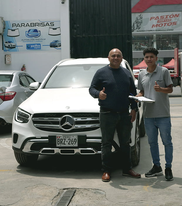 Cliente satisfecho con mecanico